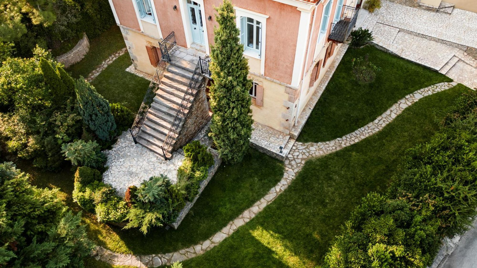 Archontiko Parnassus Dadi Hotell Amfikleia Exteriör bild