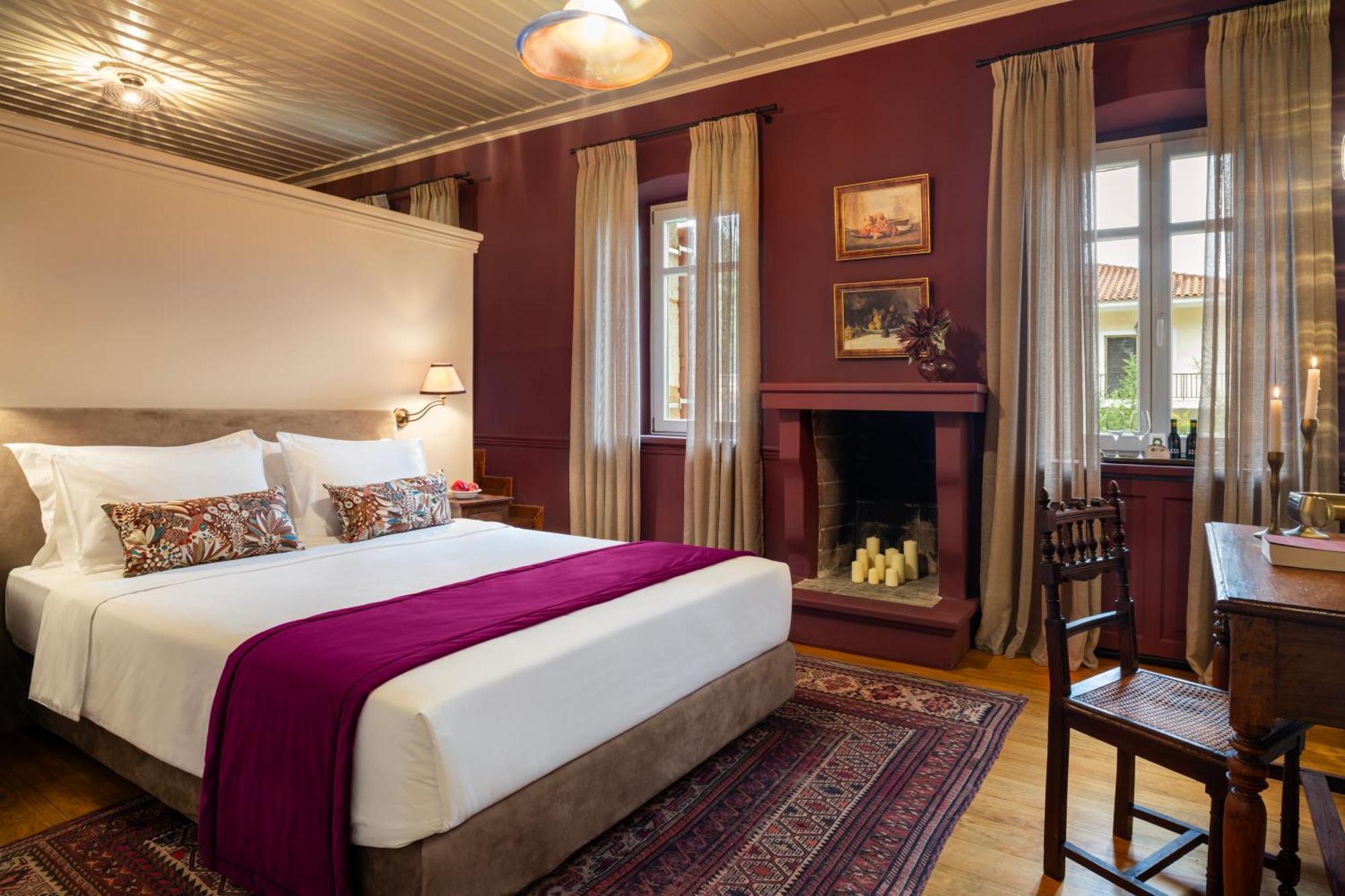 Archontiko Parnassus Dadi Hotell Amfikleia Exteriör bild