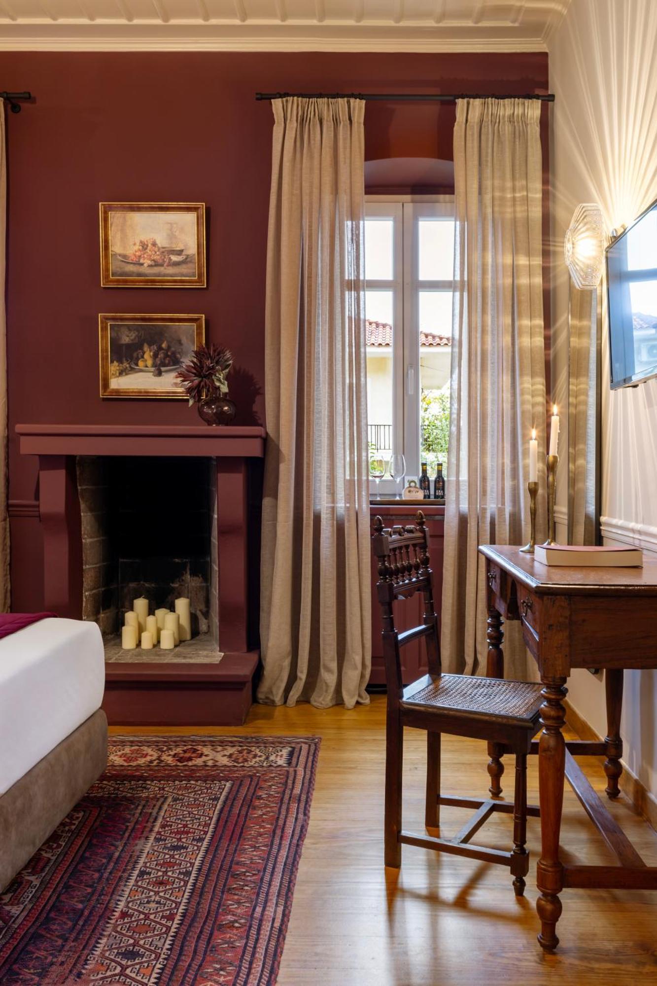Archontiko Parnassus Dadi Hotell Amfikleia Exteriör bild