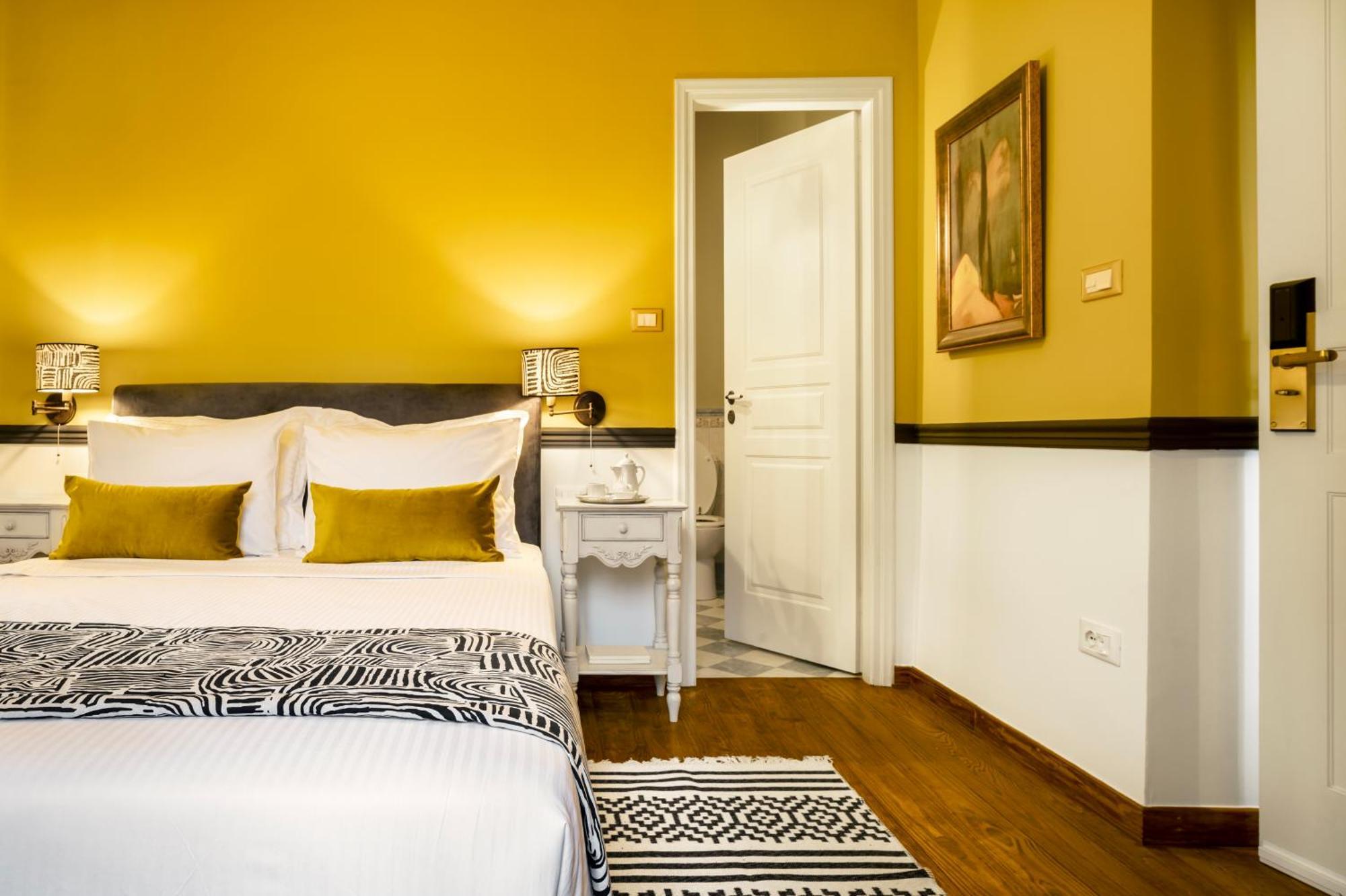 Archontiko Parnassus Dadi Hotell Amfikleia Exteriör bild