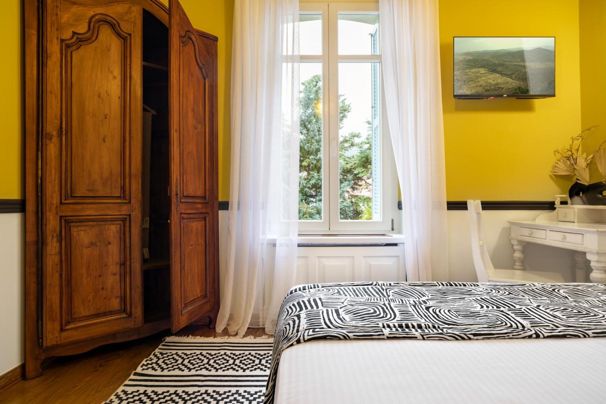 Archontiko Parnassus Dadi Hotell Amfikleia Exteriör bild