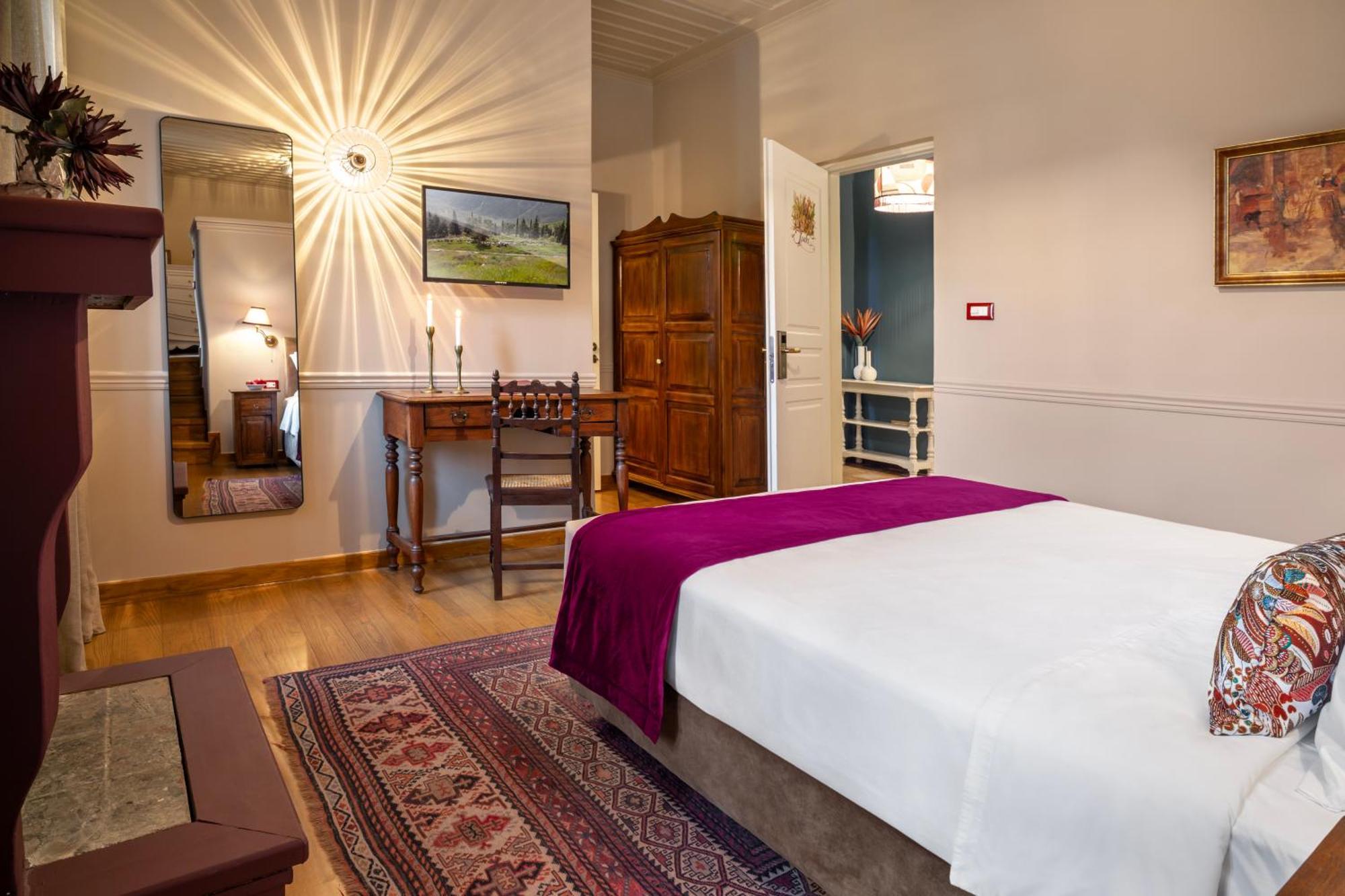 Archontiko Parnassus Dadi Hotell Amfikleia Exteriör bild