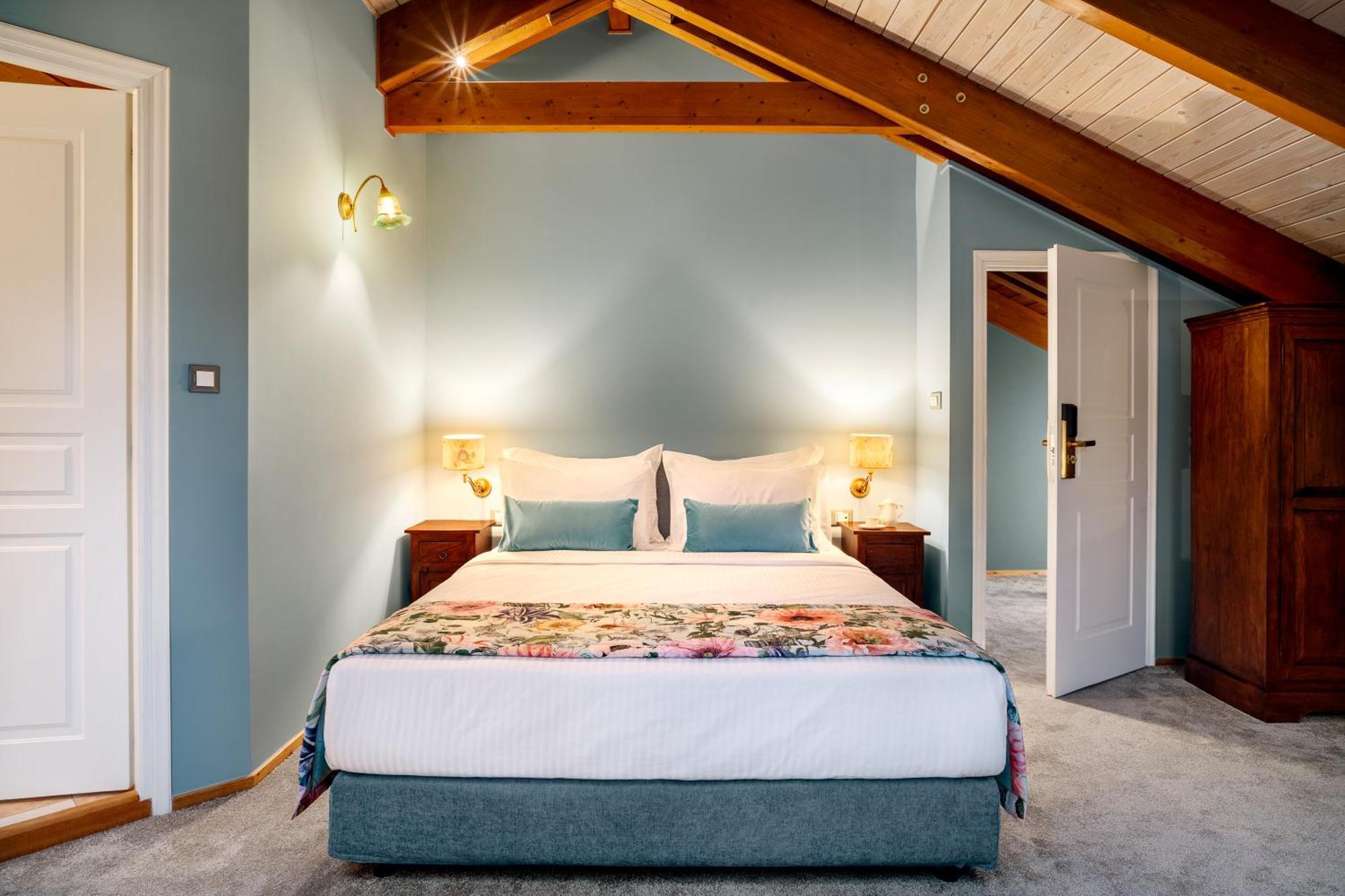 Archontiko Parnassus Dadi Hotell Amfikleia Exteriör bild
