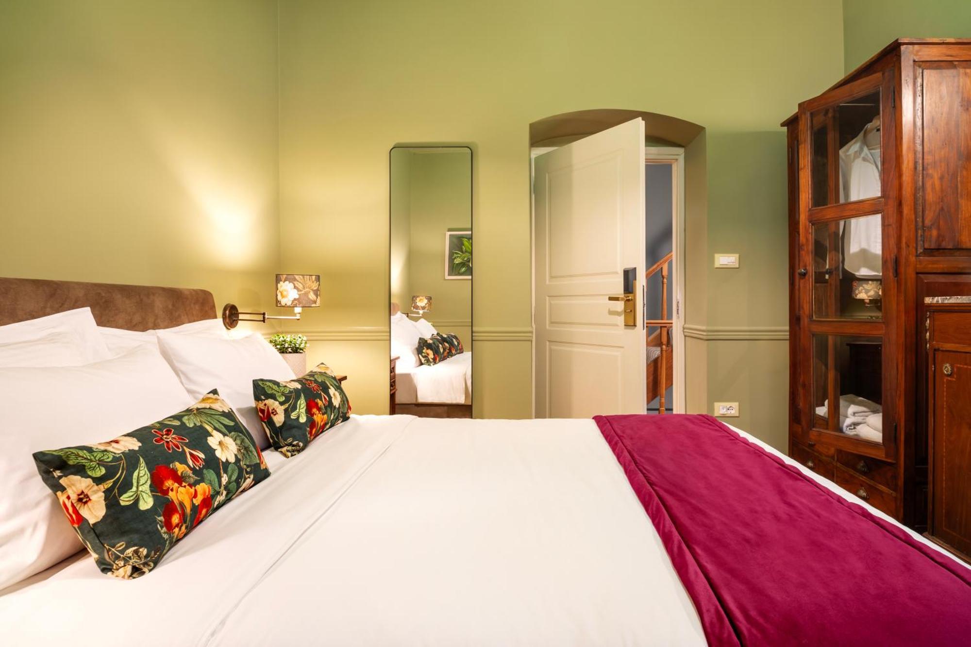 Archontiko Parnassus Dadi Hotell Amfikleia Exteriör bild